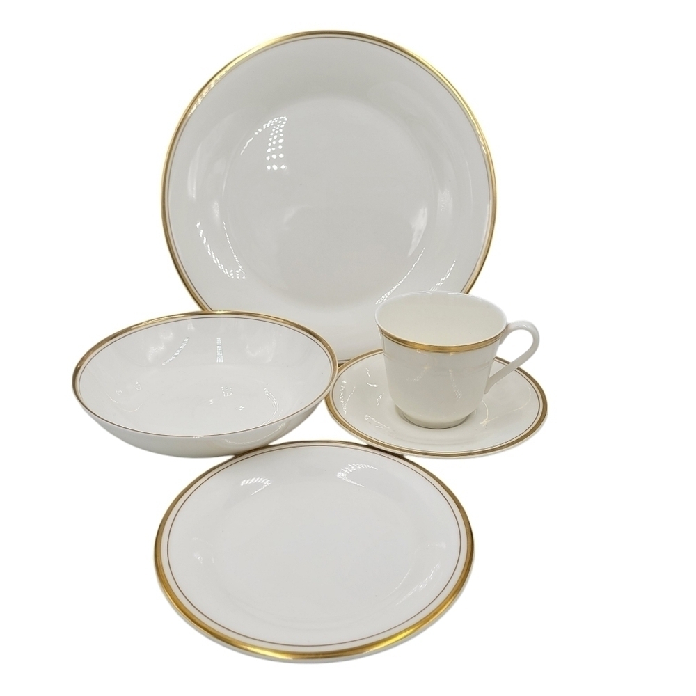 Royal Doulton Gold Concord English Fine Bone China 5 Piece Place Setting H 5049